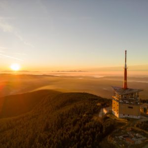 Východ slunce nad Lysou Horou, obrazy z dronu