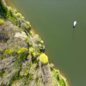 Jarní barvy v zátoce