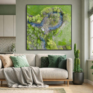 Alternative view of Svěží jarní objetí Lučiny